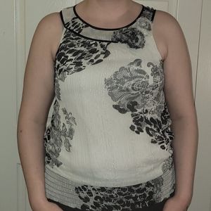 Maurices tank top white and black floral size L with gathered waist